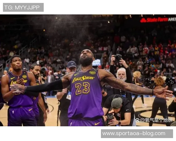 东詹独自带队表现惊艳湖人净效率数据揭示其重要性