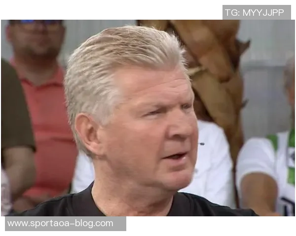 埃芬博格呼吁理性看待17岁拜仁小将卡尔的成长与发展